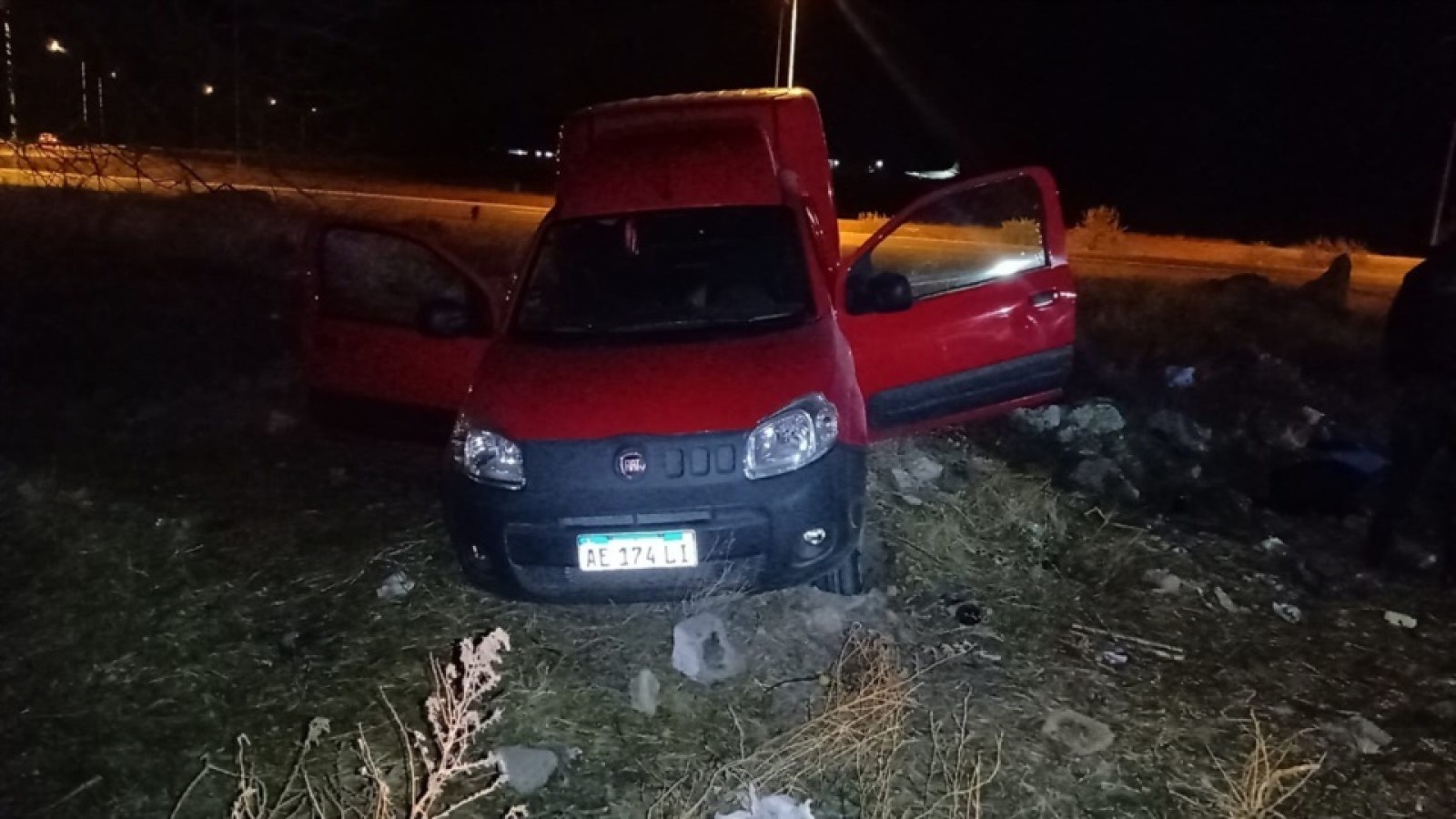 Ejemplo de reinserción:  salió de la cárcel y a las tres horas lo arrestaron por robar un vehículo